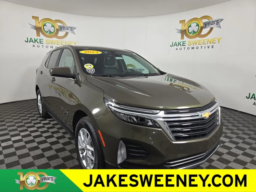 2023 Chevrolet Equinox LT photo 1