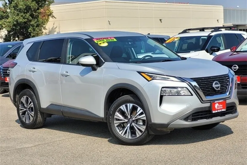 2023 Nissan Rogue SV photo 1