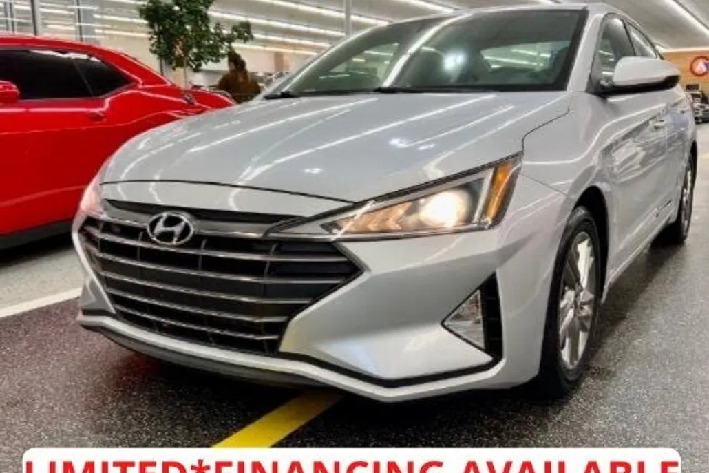 2019 Hyundai Elantra SEL photo 1
