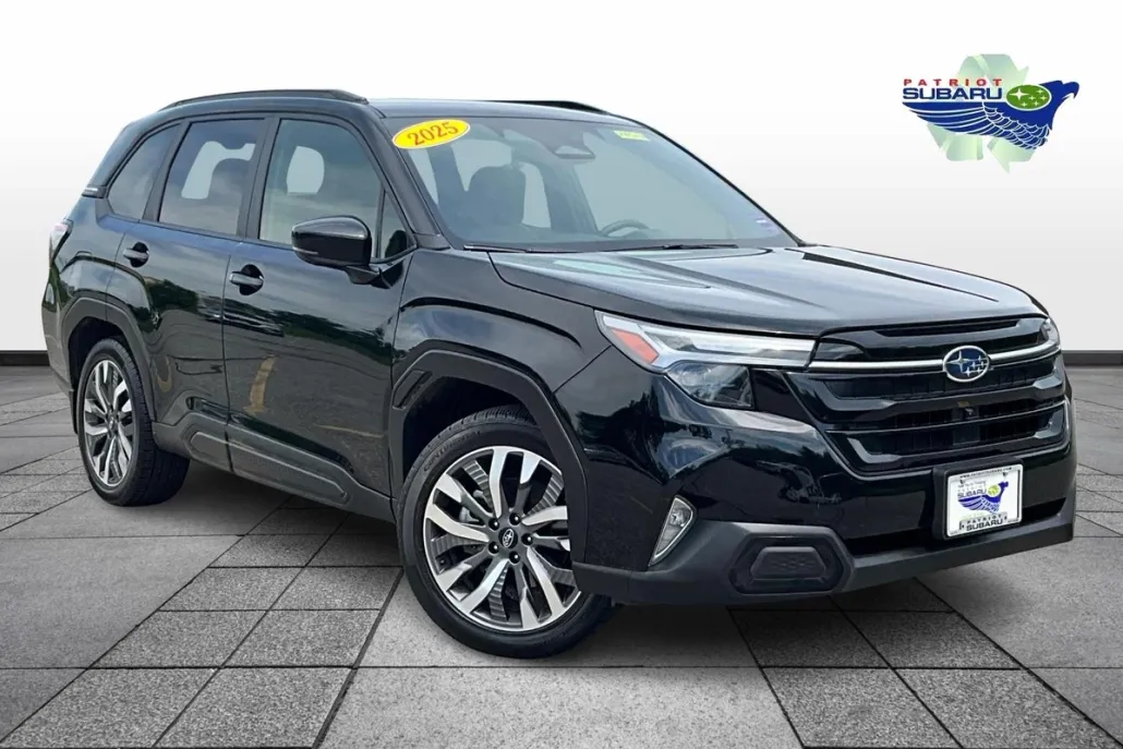 2025 Subaru Forester Touring photo 1