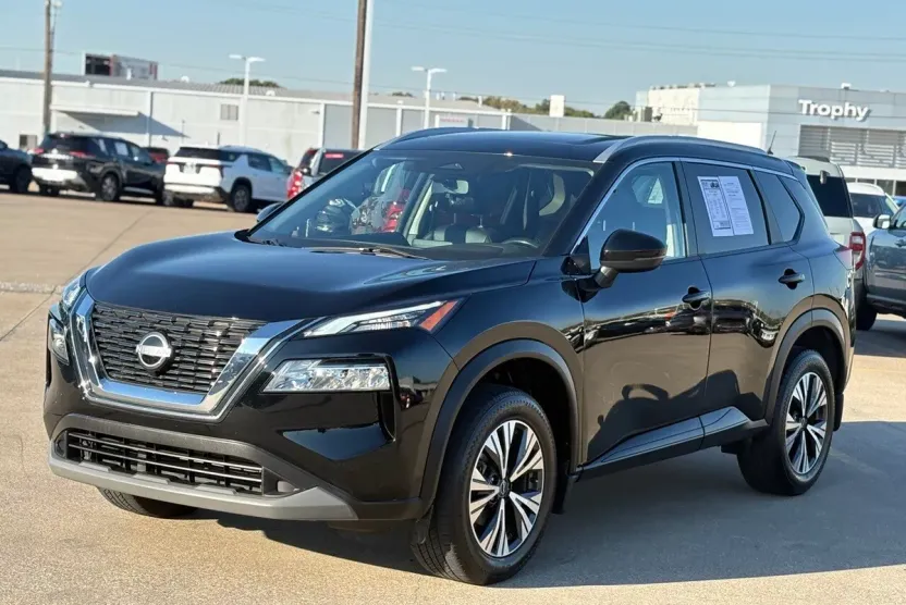 2022 Nissan Rogue SV photo 1