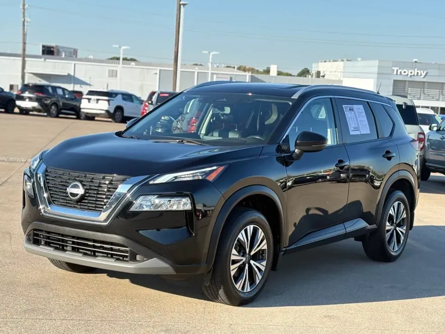 2022 Nissan Rogue SV photo 1