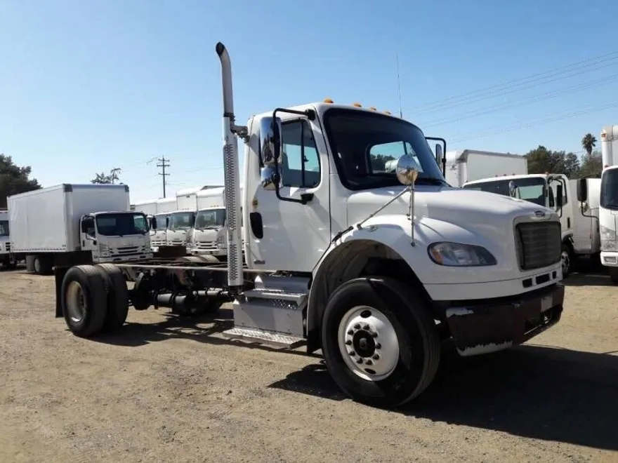 2014 Freightliner M2 106 Medium Duty photo 1