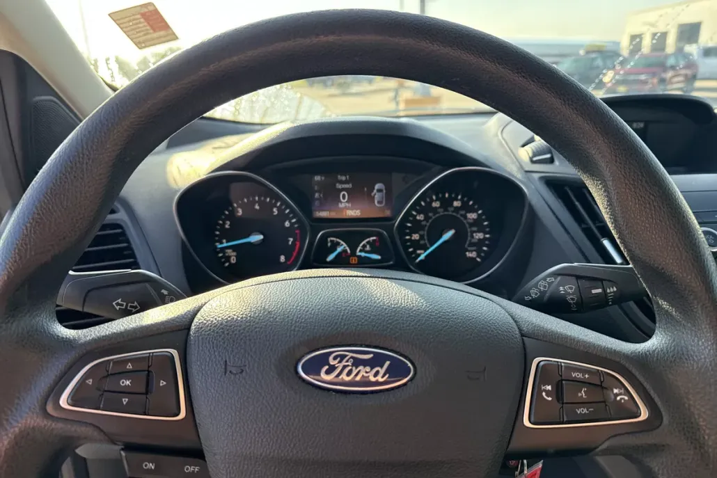2019 Ford Escape S photo 1