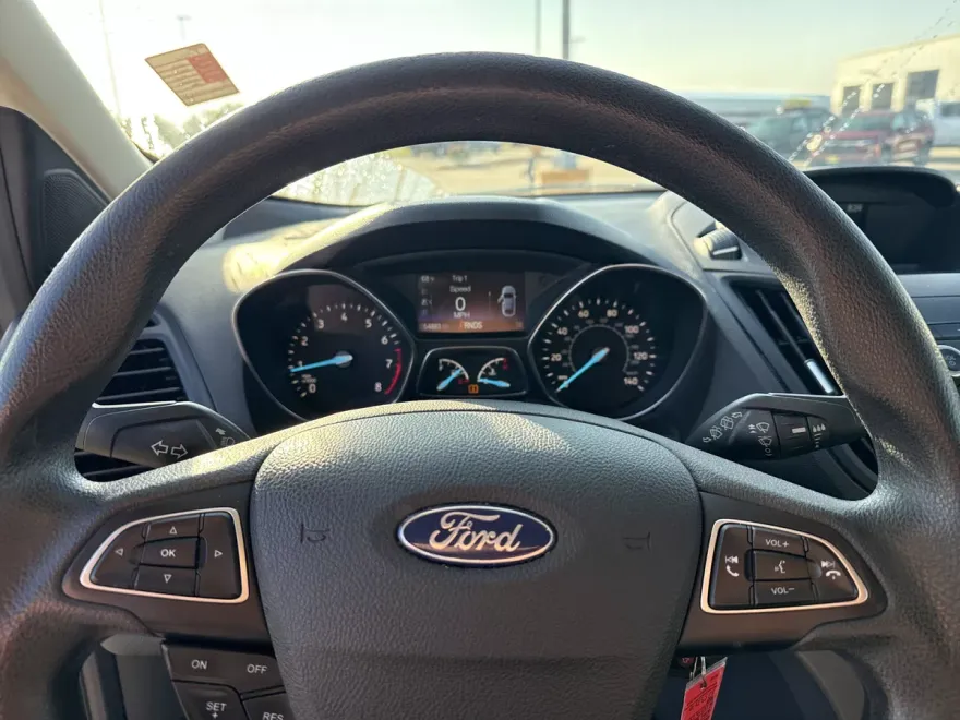 2019 Ford Escape S photo 1