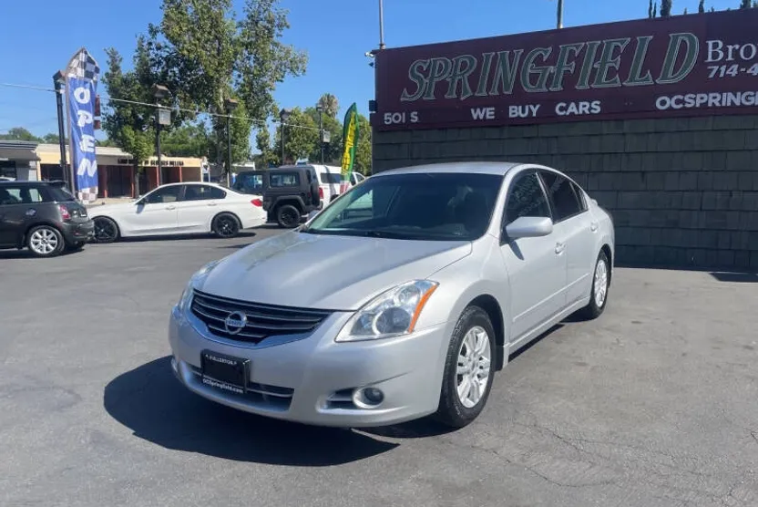 2011 Nissan Altima 2.5 S photo 1
