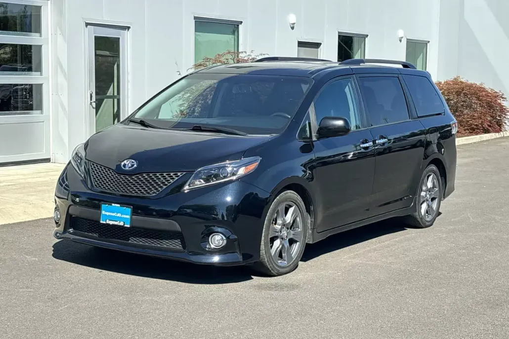 2017 Toyota Sienna SE Premium photo 1