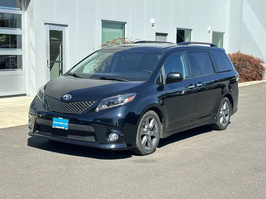 2017 Toyota Sienna SE Premium photo 1