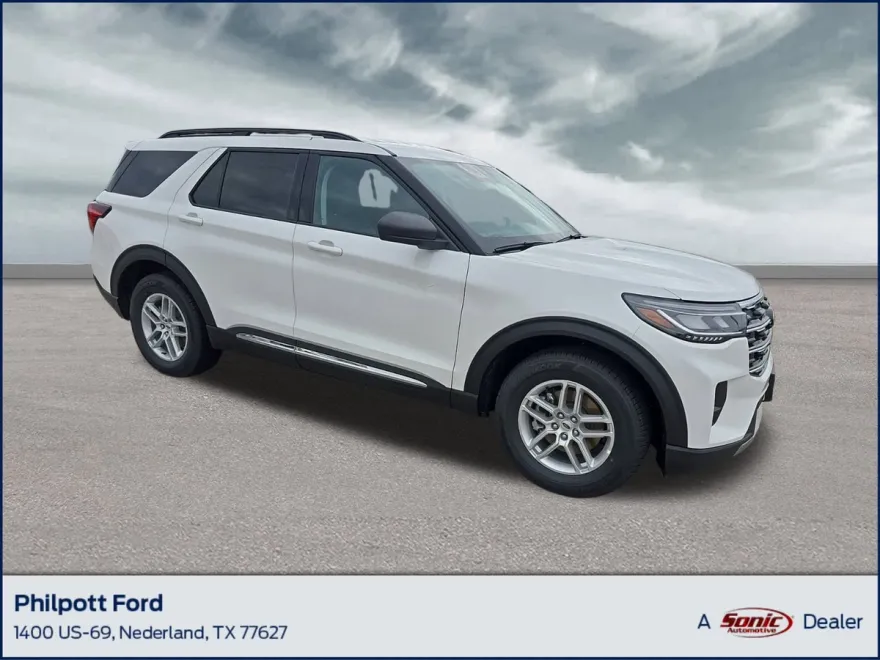 2025 Ford Explorer photo 1