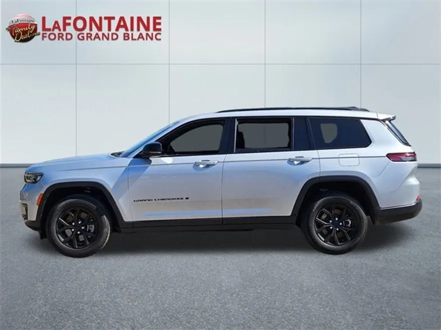 2024 Jeep Grand Cherokee Altitude photo 1