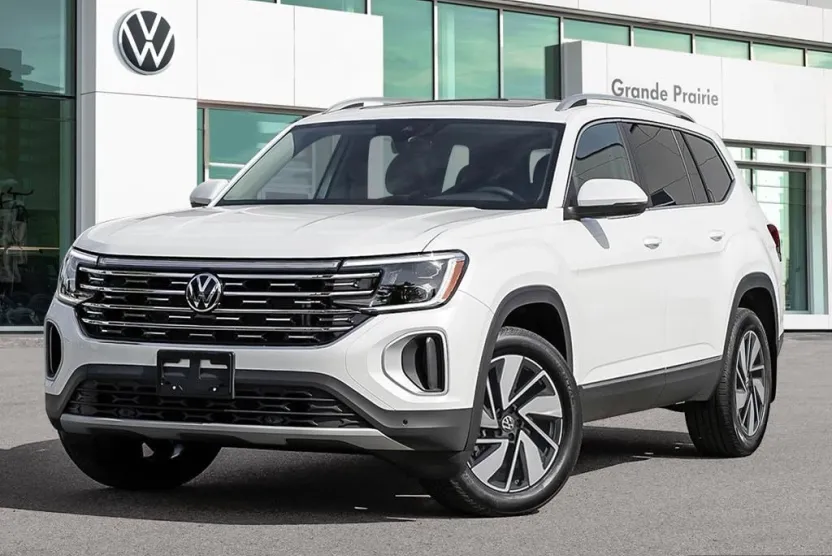 2025 Volkswagen Atlas SEL photo 1