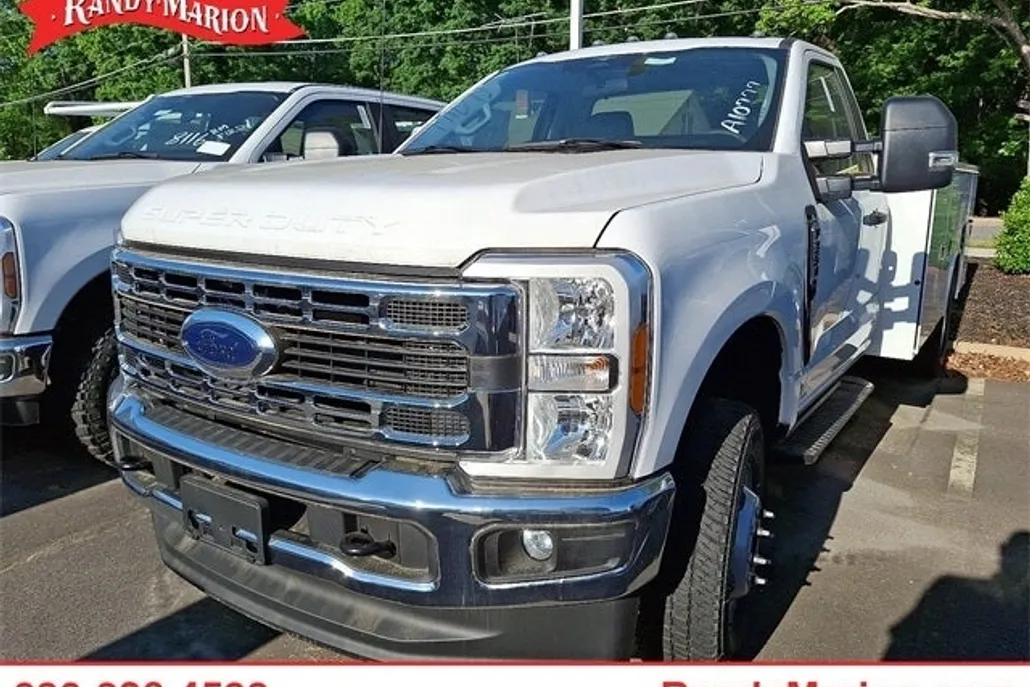 2023 Ford F-350 photo 1