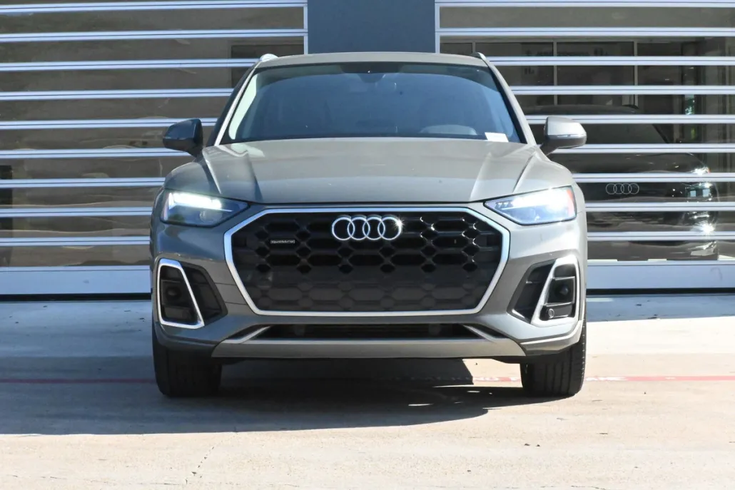 2023 Audi Q5 S line Premium photo 1