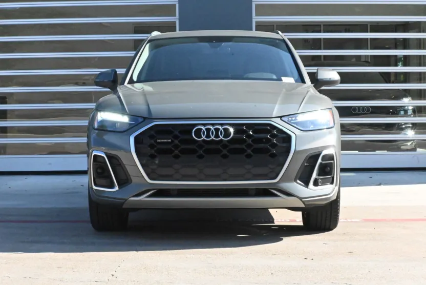2023 Audi Q5 S line Premium photo 1