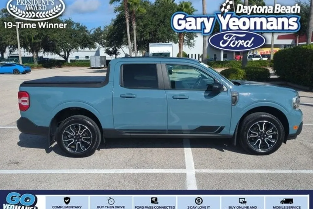 2022 Ford Maverick Lariat photo 1