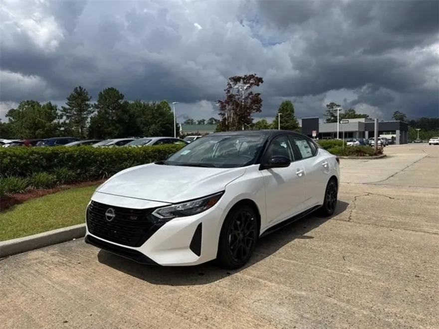2025 Nissan Sentra SR photo 1