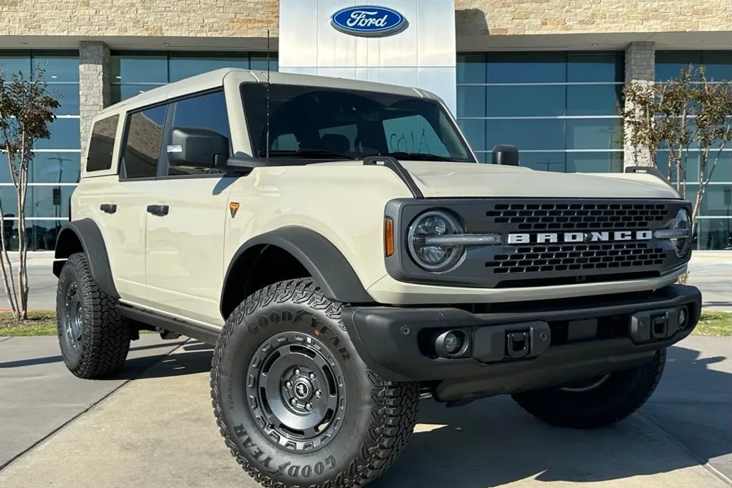2025 Ford Bronco Badlands photo 1