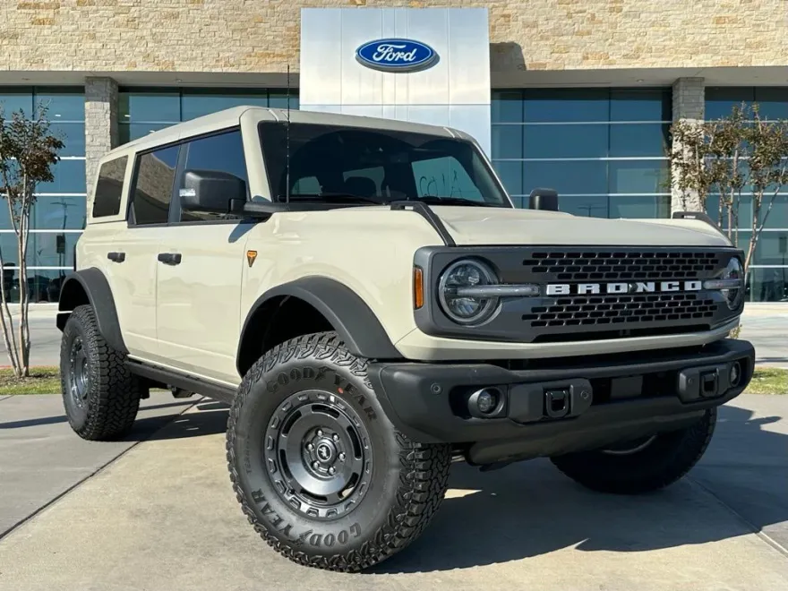 2025 Ford Bronco Badlands photo 1