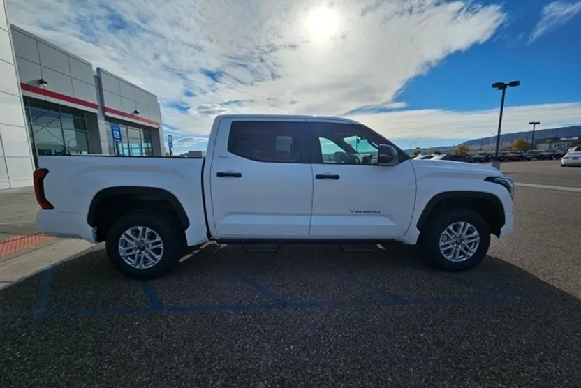 2026 Toyota Tundra SR5 CrewMax photo 1