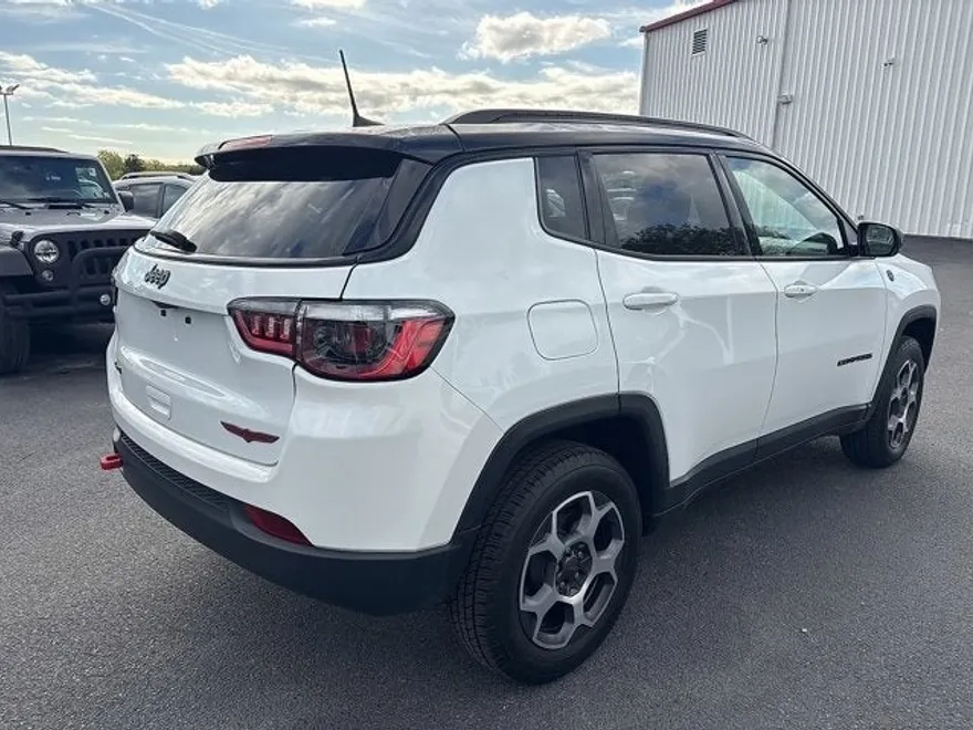 2022 Jeep Compass Trailhawk photo 1