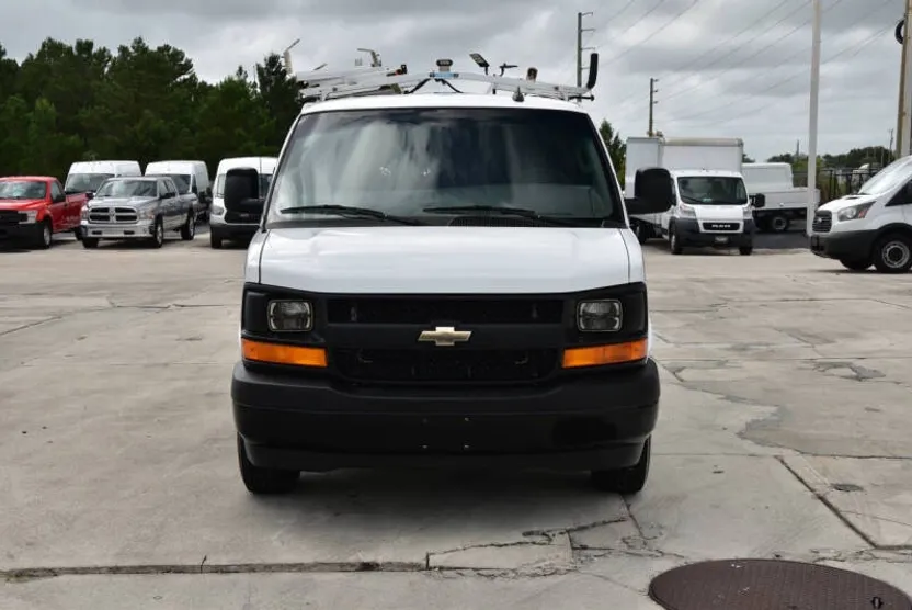 2017 Chevrolet Express 2500 Cargo Van photo 1