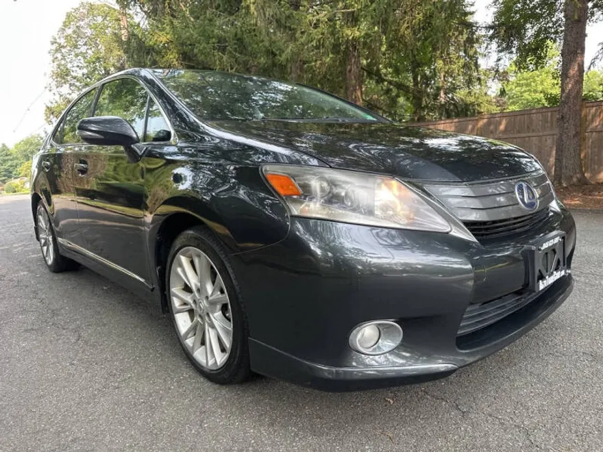 2010 Lexus HS 250h photo 1