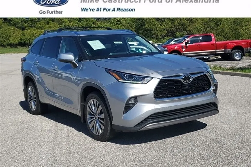 2022 Toyota Highlander Platinum photo 1