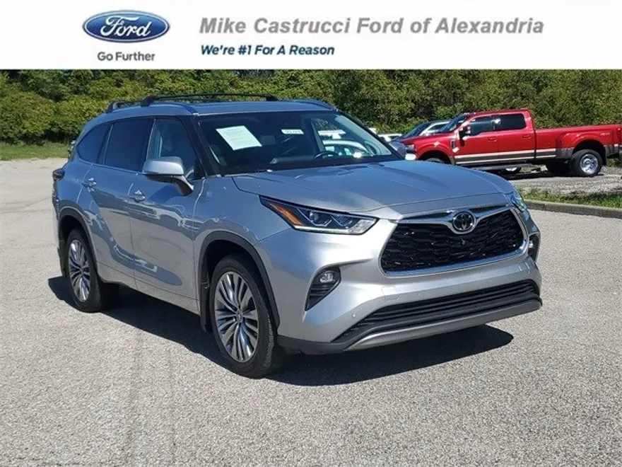 2022 Toyota Highlander Platinum photo 1