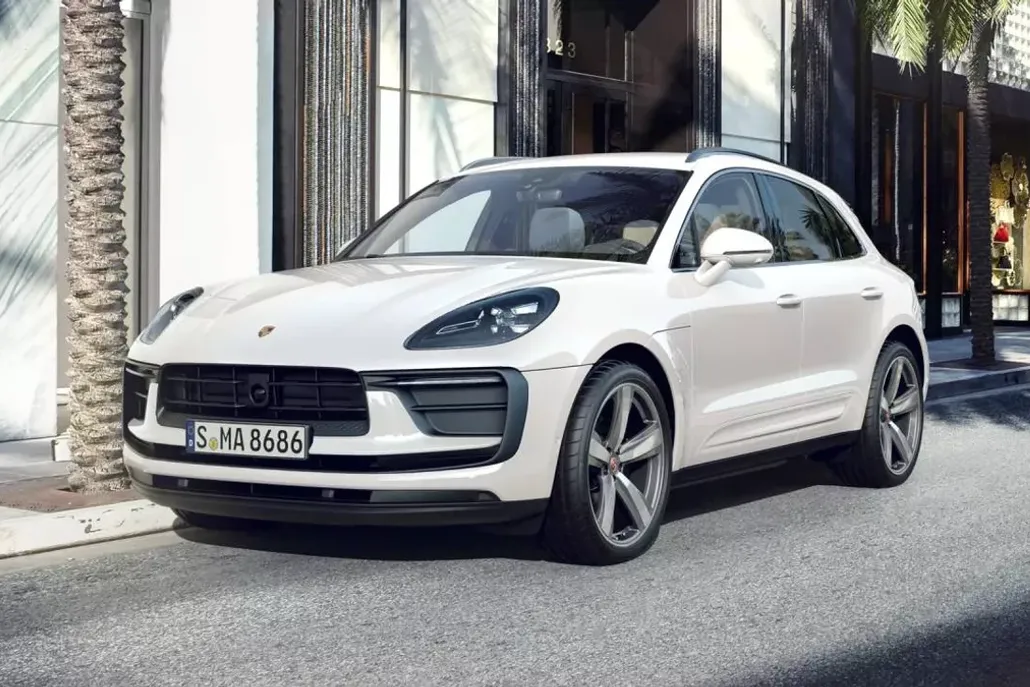 2025 Porsche Macan T photo 1