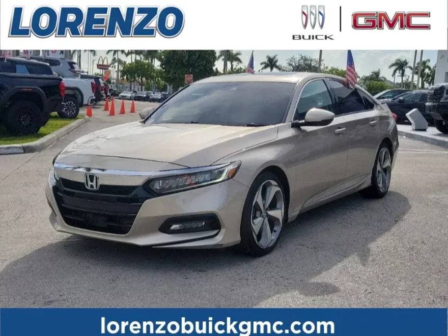 2018 Honda Accord Touring 2.0T photo 1