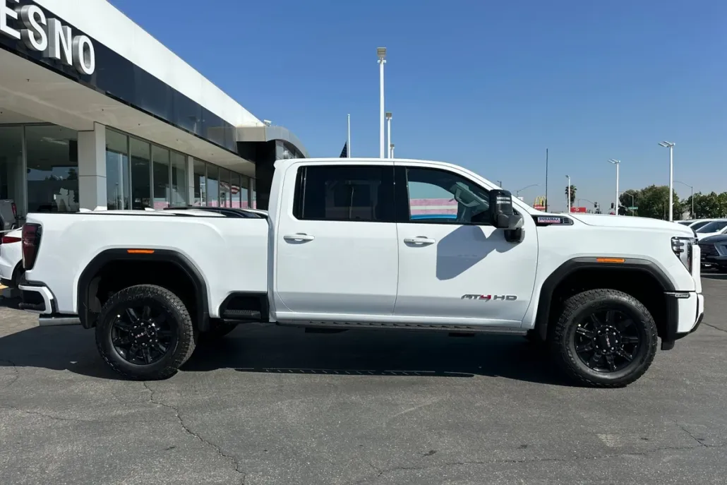 2026 Gmc Sierra 2500 HD AT4 photo 1