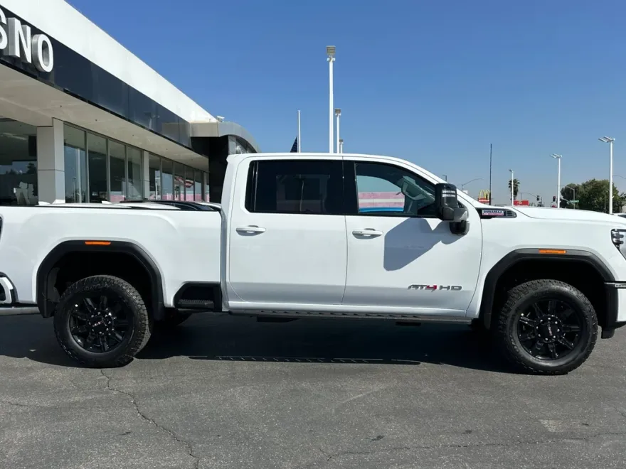 2026 Gmc Sierra 2500 HD AT4 photo 1