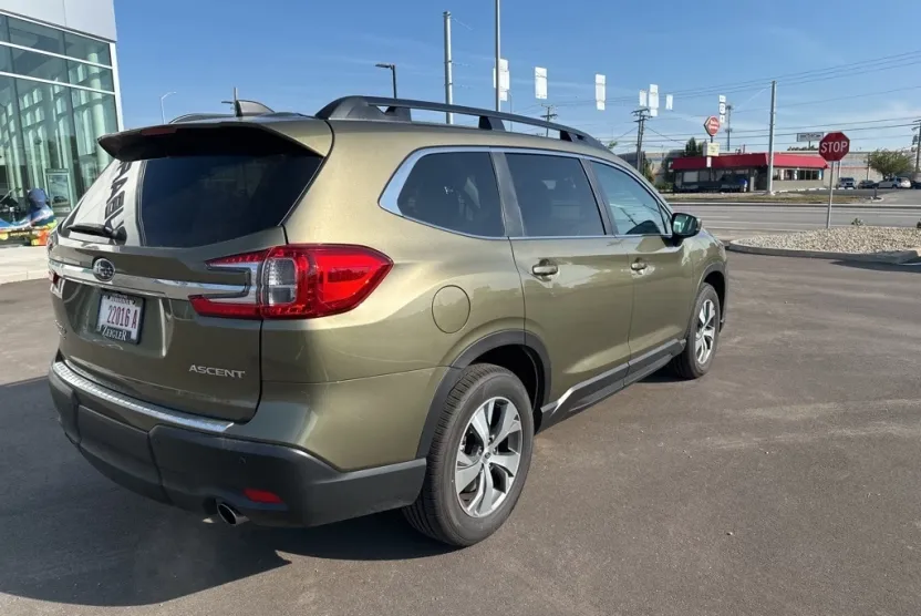 2025 Subaru Ascent Premium photo 1