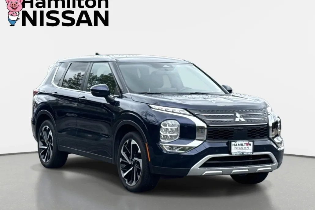 2024 Mitsubishi Outlander SE photo 1