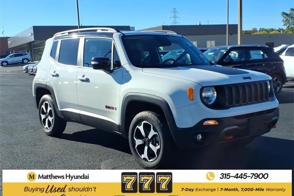 2022 Jeep Renegade Trailhawk photo 1