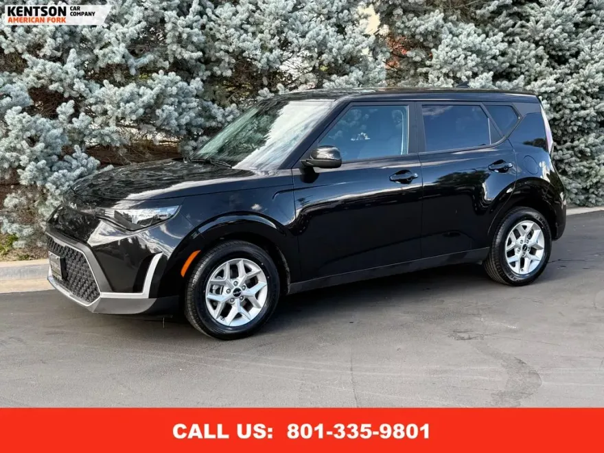 2024 Kia Soul LX photo 1