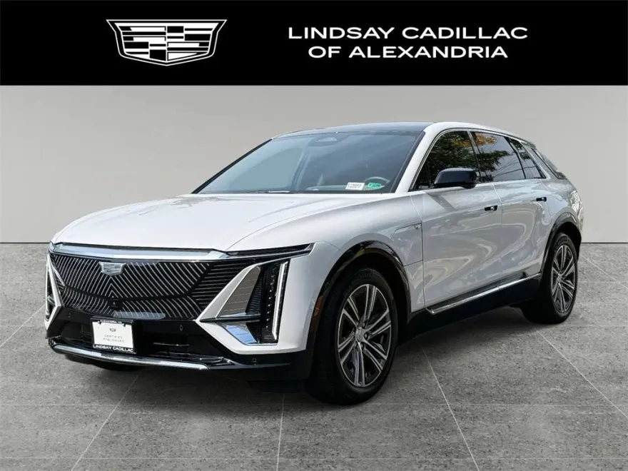 2025 Cadillac Lyriq Luxury photo 1