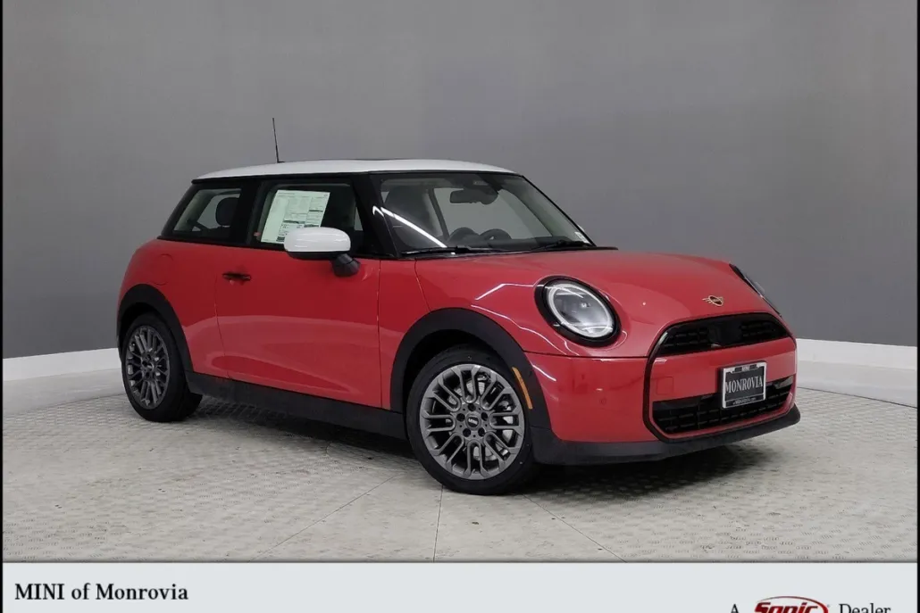 2025 Mini Cooper Signature photo 1