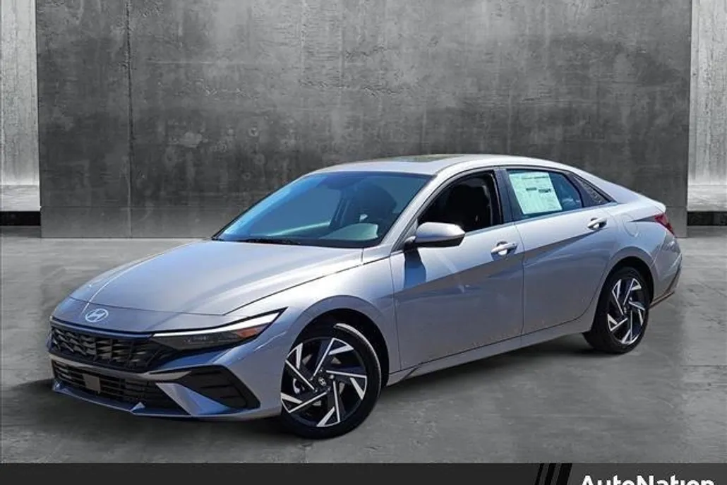 2025 Hyundai Elantra SEL Convenience photo 1