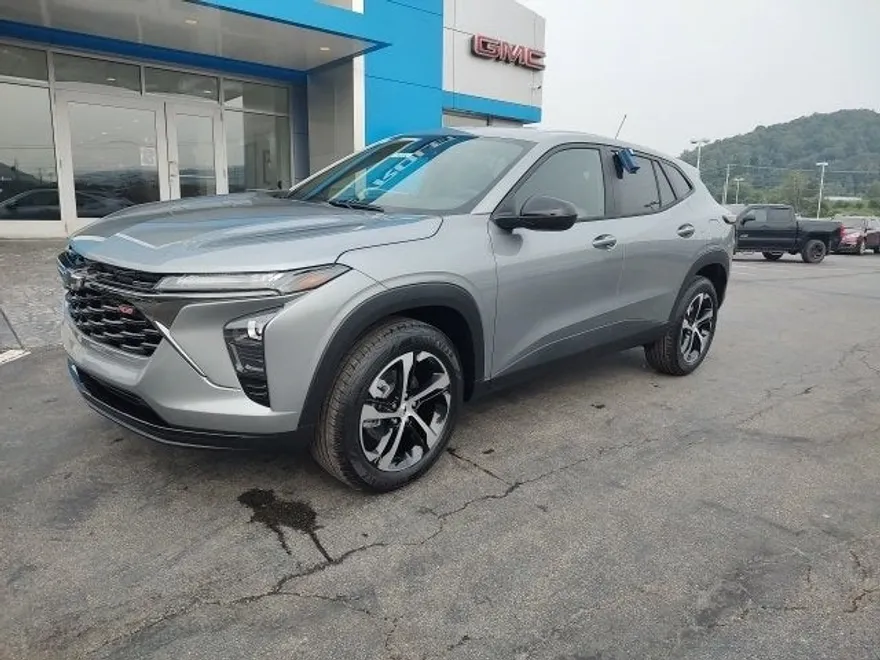 2025 Chevrolet Trax photo 1