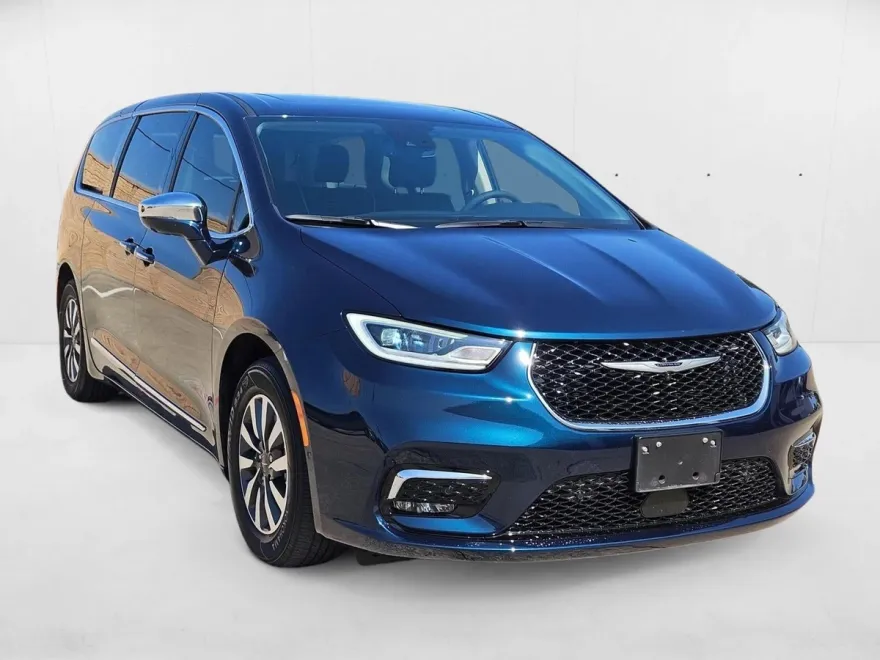 2022 Chrysler Pacifica Hybrid Limited photo 1