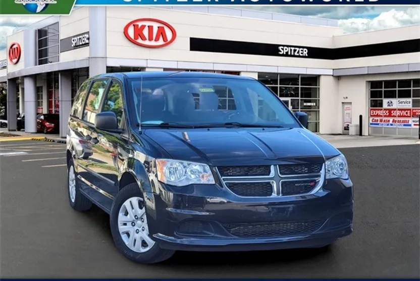 2015 Dodge Grand Caravan SE photo 1