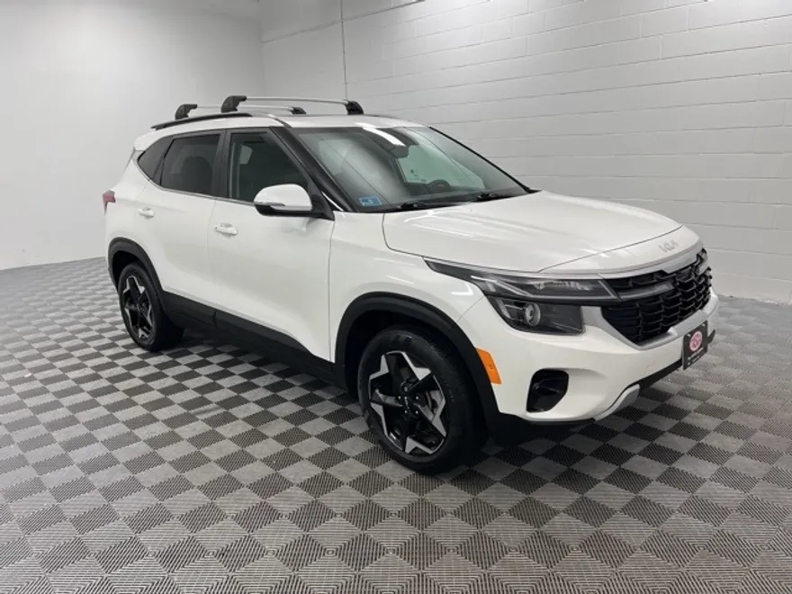 2024 Kia Seltos EX photo 1
