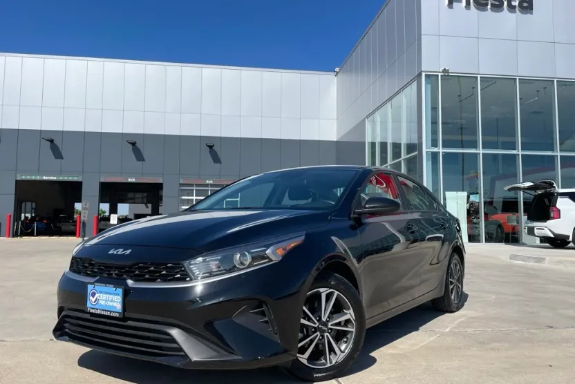 2024 Kia Forte LXS photo 1