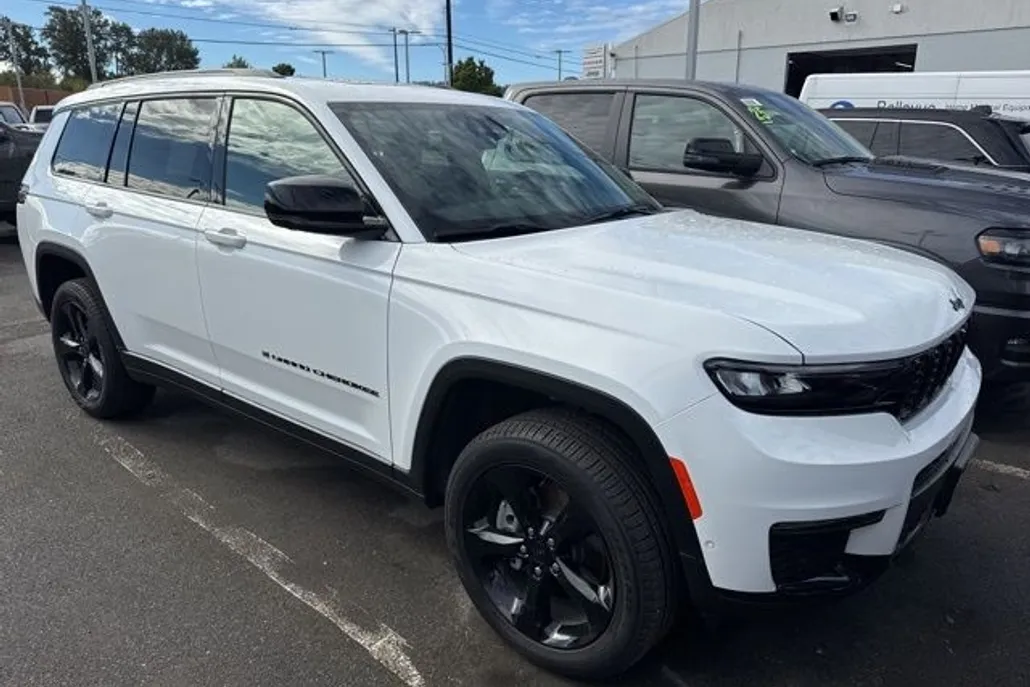 2025 Jeep Grand Cherokee Limited photo 1