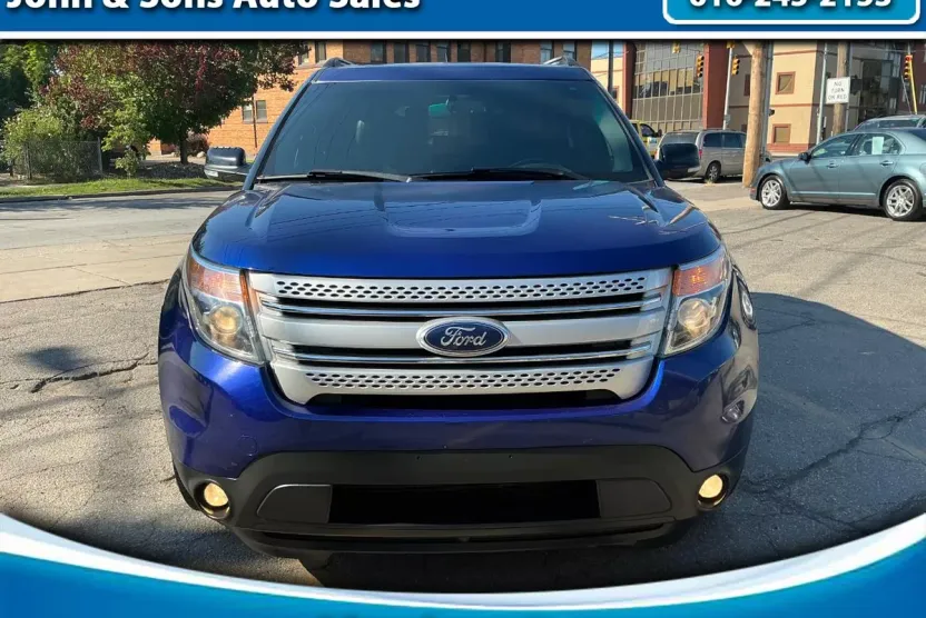 2014 Ford Explorer XLT photo 1