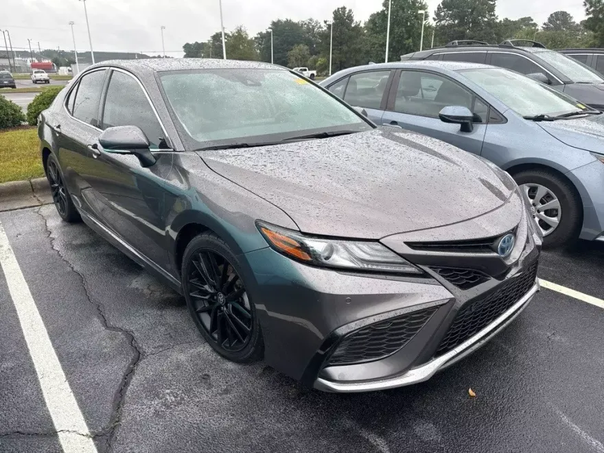 2022 Toyota Camry Hybrid XSE photo 1