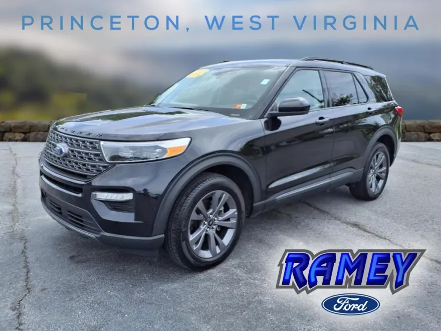 2024 Ford Explorer XLT photo 1