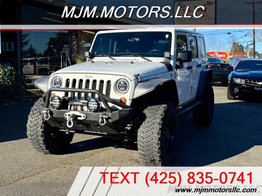 2012 Jeep Wrangler Sahara photo 1