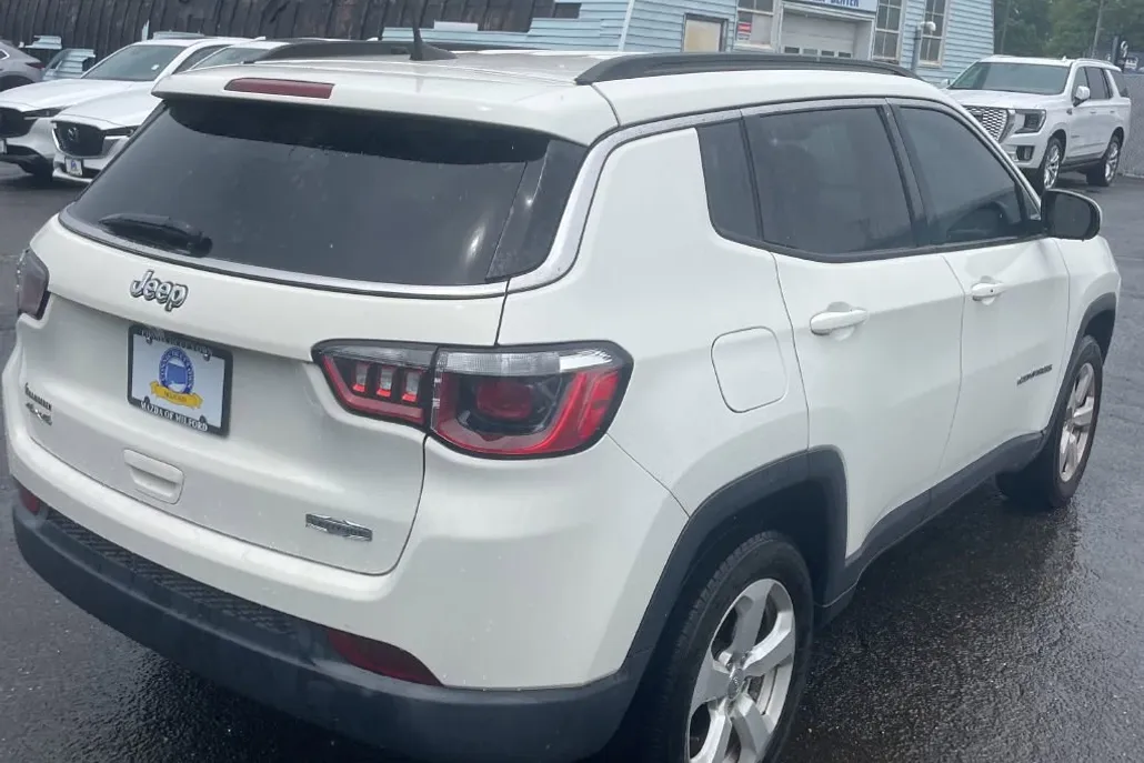 2018 Jeep Compass Latitude photo 1